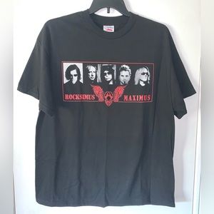 🎸 Aerosmith Men’s 2003 Concert Tour -
Rocksimus Maximus - Short Sleeve T-Shirt